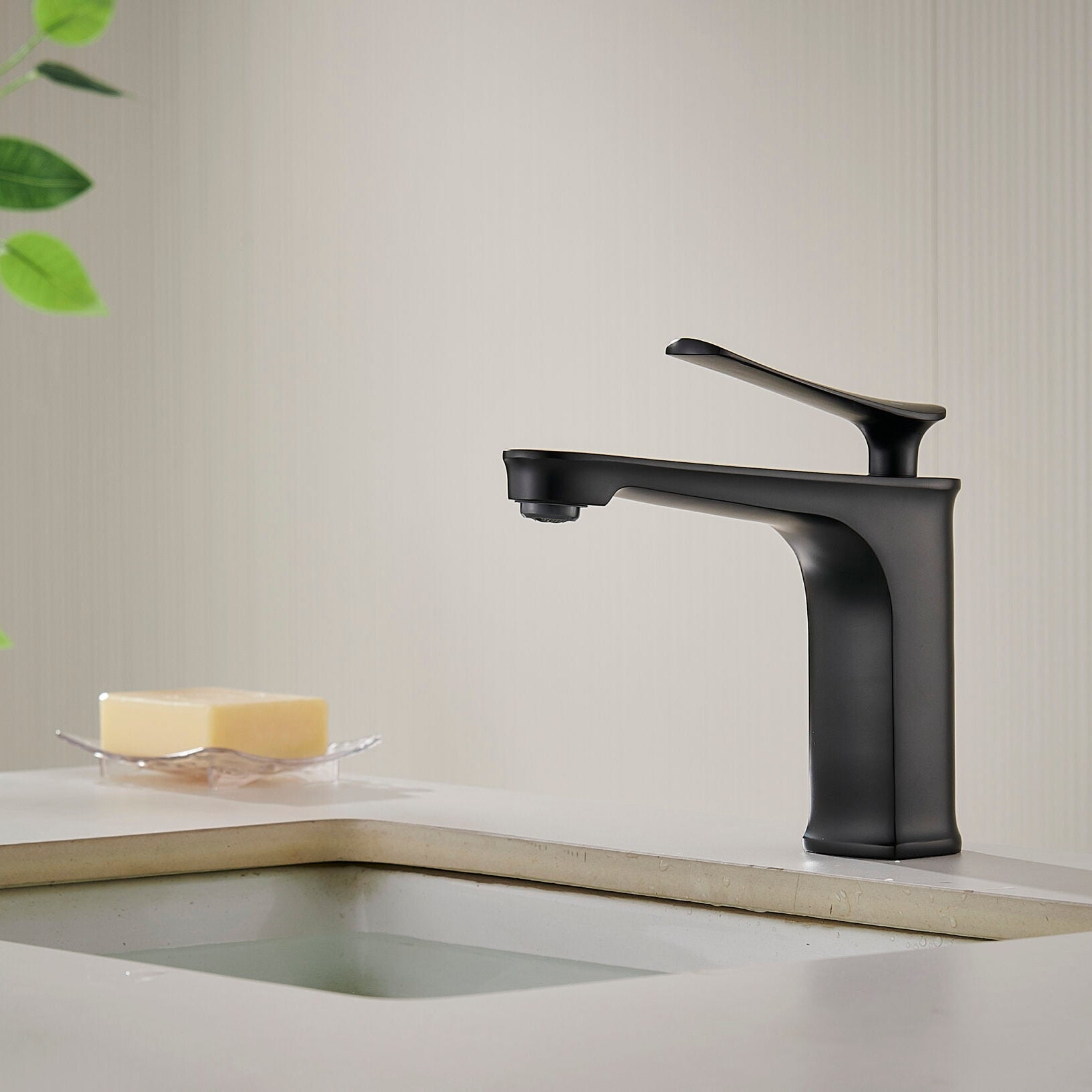 Baterie Moderna de Lavoar din Alama Finisaj Negru Mat Design Elegant