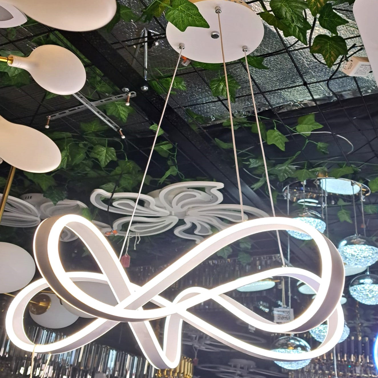 Lustra LED Infinity KING Alb Echivalent 1000W Telecomanda