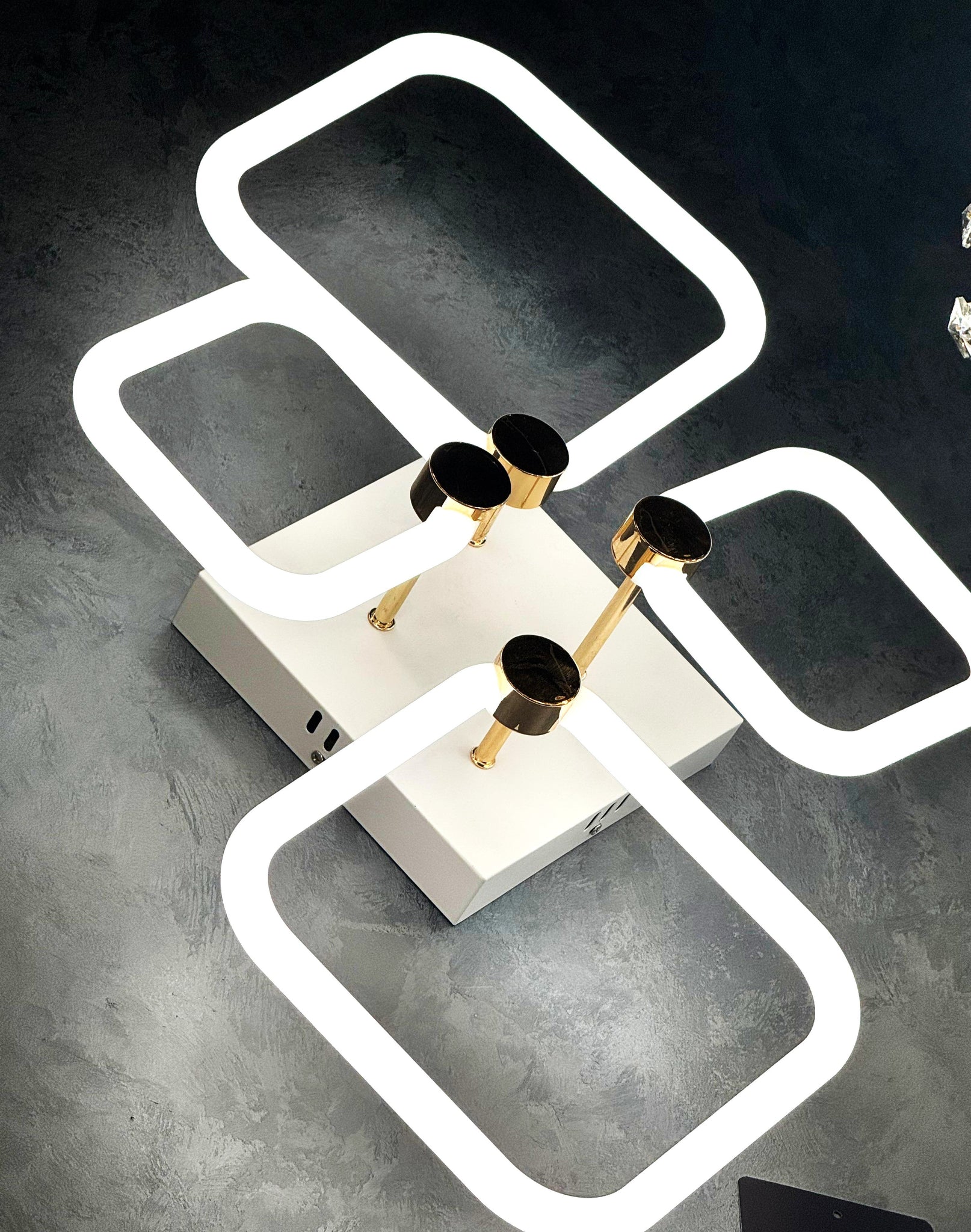 Lustra LED 2+2 DIAMOND Alb+Auriu Echivalent 400W Telecomanda