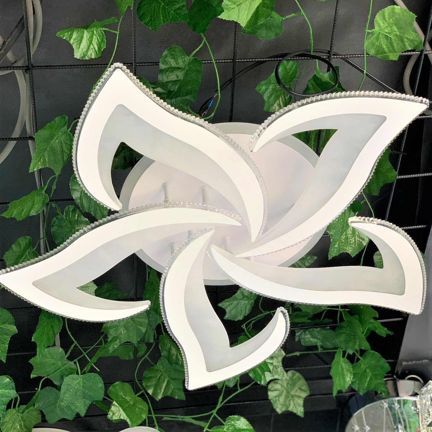 Lustra LED Camelia RGB Echivalent 600W Telecomanda